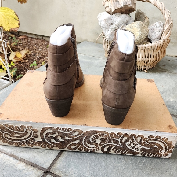 Western Chic Sole Society Buckled Suede Booties - Picture 13 of 15